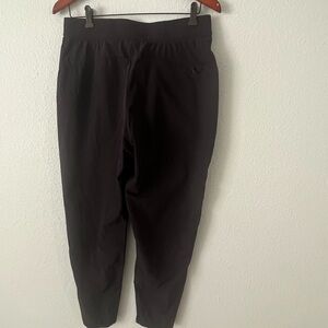 Nike Black Cropped Pants in like new condition‎